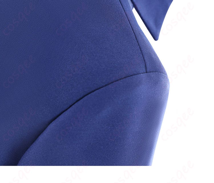 ネリッサ・レイヴンクロフトのコスプレ衣装の肩装飾の詳細。精巧な仕上げがキャラクターの特徴を際立たせる。