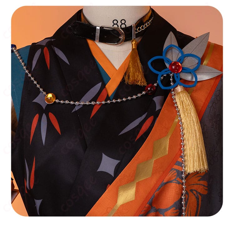 瞬祭礼衣装 颈飾りの装飾細部、精巧なデザインが特徴