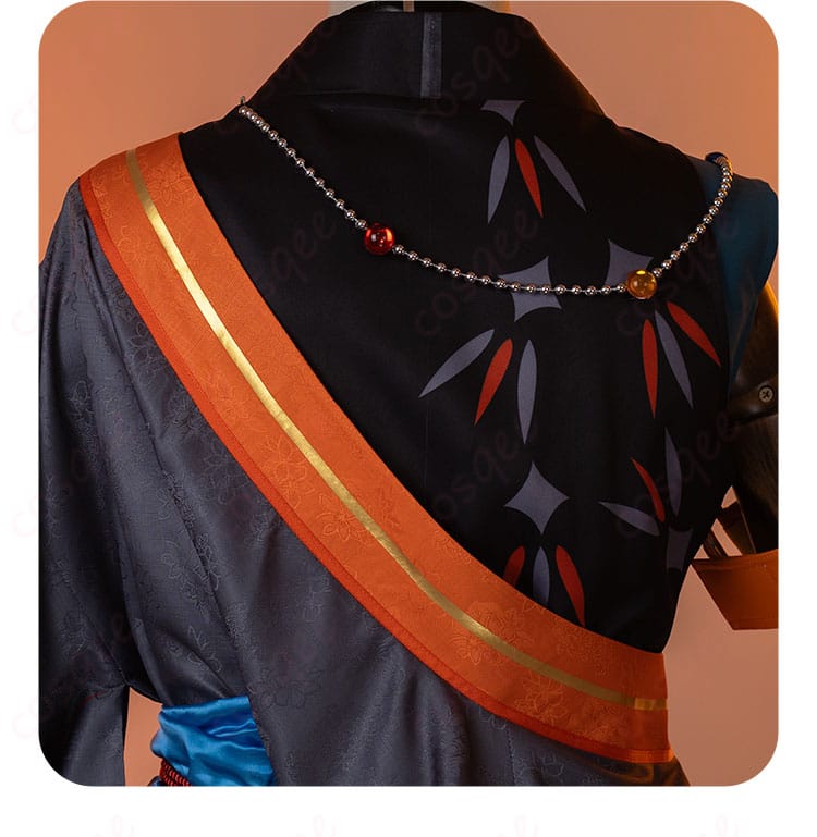 瞬祭礼衣装 背面の装飾とデザインの細部