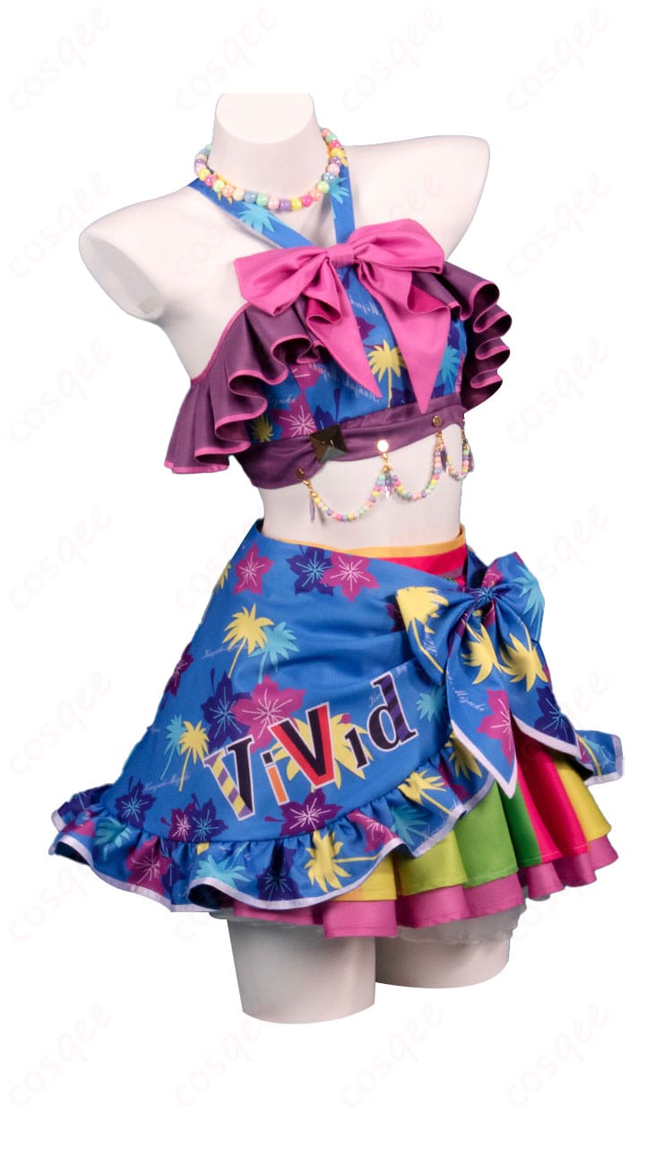 神崎美月 コスプレ衣装の側面図。立体的に仕上げられた腰のリボンとスカートのディテールが美しく、魅力的なシルエットが特徴。