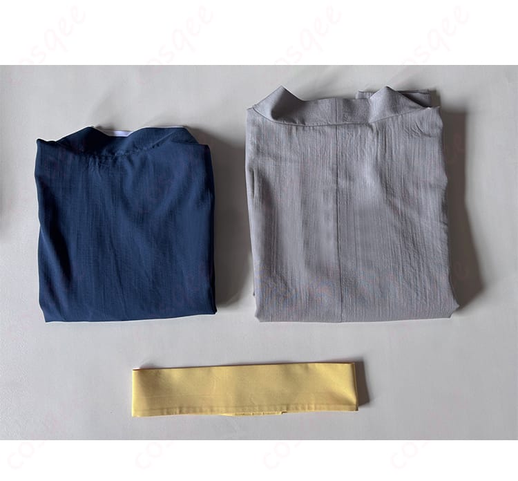 銀魂 桂小太郎 コスプレ衣装のセット内容を展示。羽織、和服、帯がセットになっています。