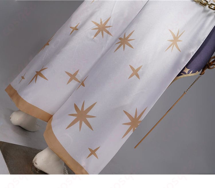 ズボン部分の装飾ディテール。コスプレ衣装の足元まで完璧に再現されています。