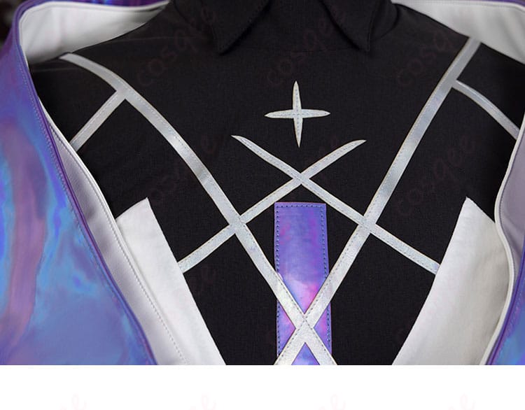 エブラナ・ダブリン コスプレ衣装の胸飾りのディテール。美しい装飾が特徴的。