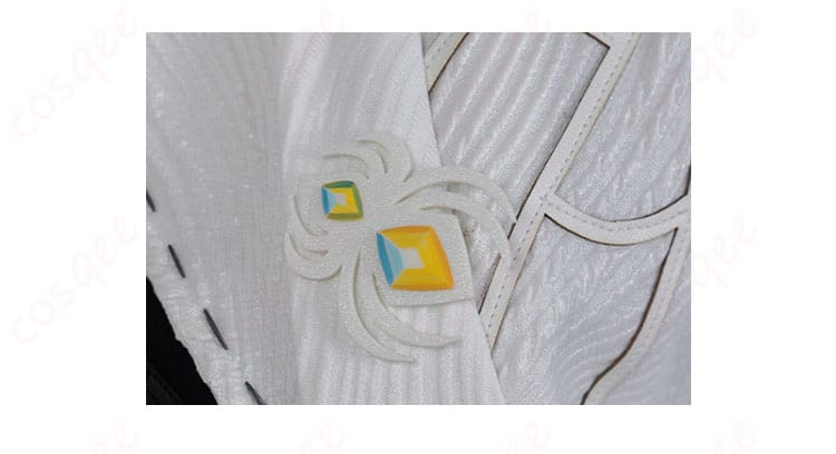 冒険家(カート・フランク)コスプレ衣装の胸前装飾の詳細