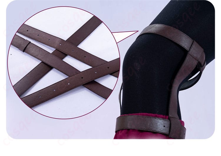 C.C.コスプレ衣装の腿部装飾、ディテールが目を引くファッション性