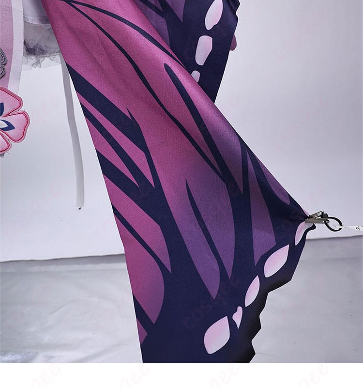 スカートの裾部分の装飾ディテール