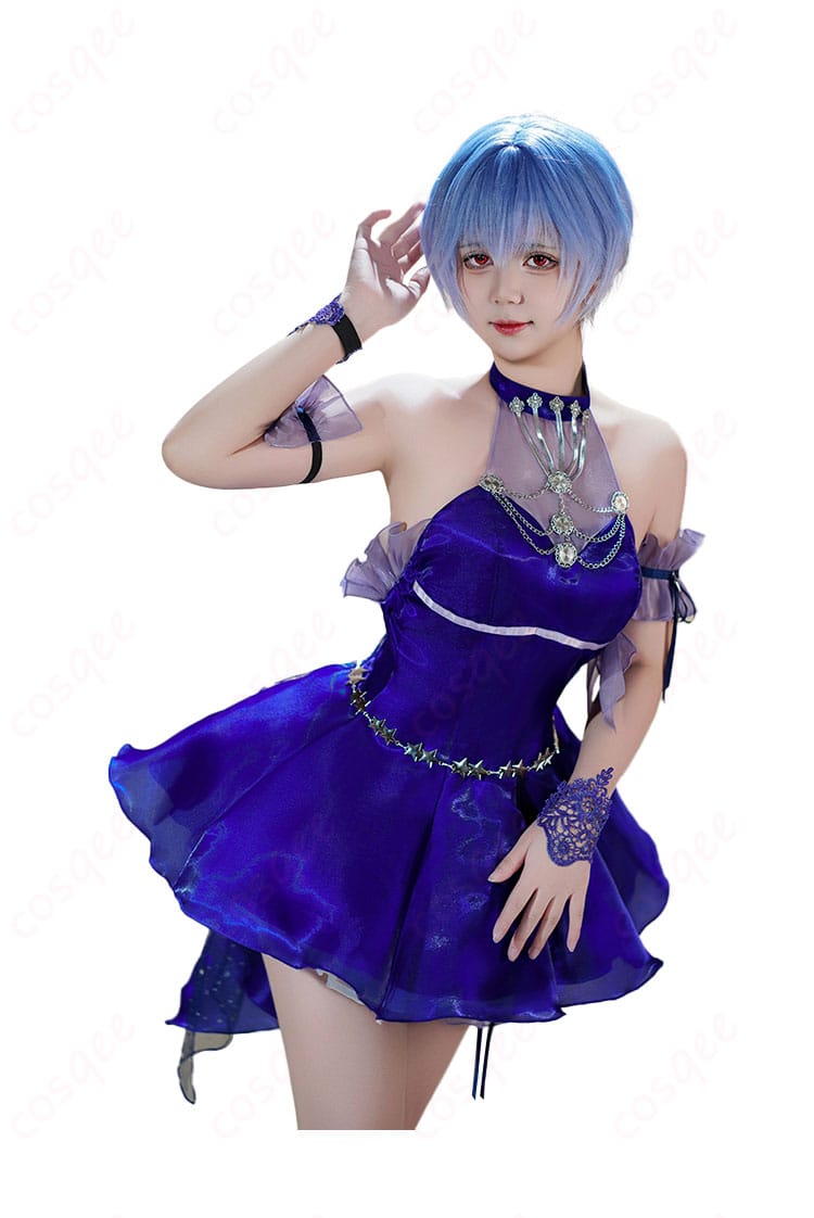 コスプレ衣装を着たアヤナミレイ(仮称)の側面図。側面から見た衣装のシルエット。