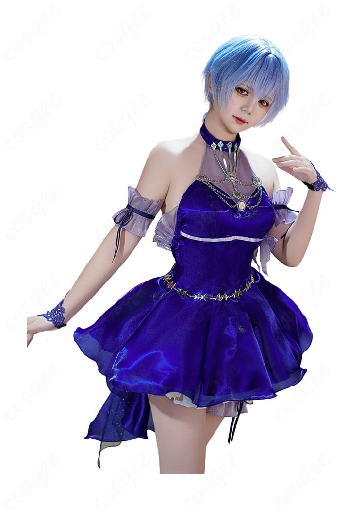 服装の襟部分の装飾ディテール。衣装の高精度なデザインを強調。