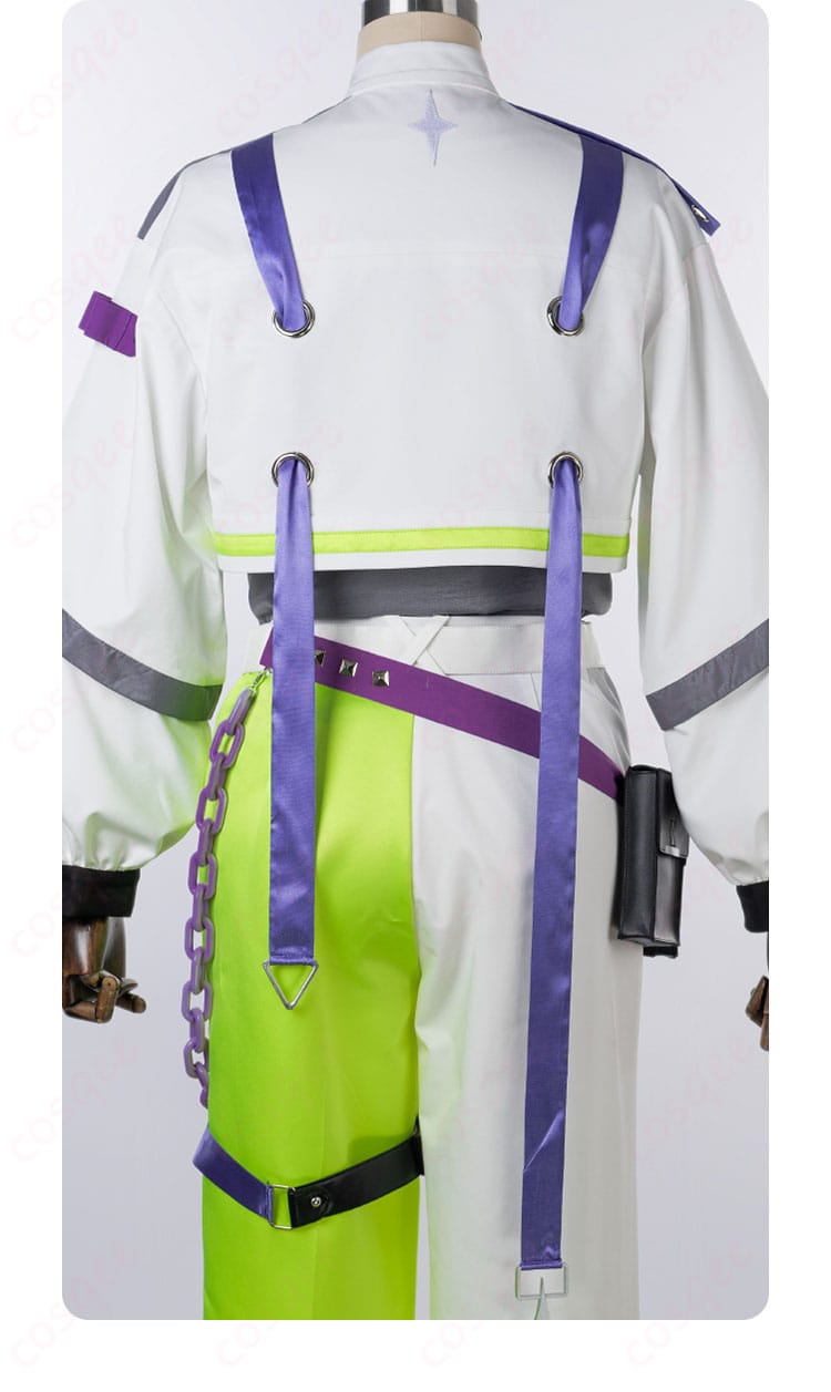 服装背面の装飾ディテール。キャラクターの衣装を忠実に再現した美しい仕上がり。