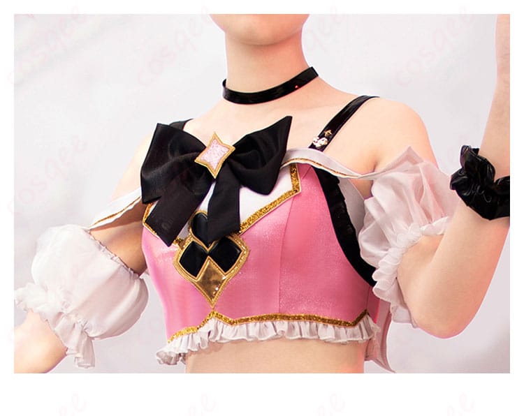 服装襟元装飾の細部図 - 矢澤にこ コスプレ衣装の襟元の美しい装飾。細部まで忠実再現。