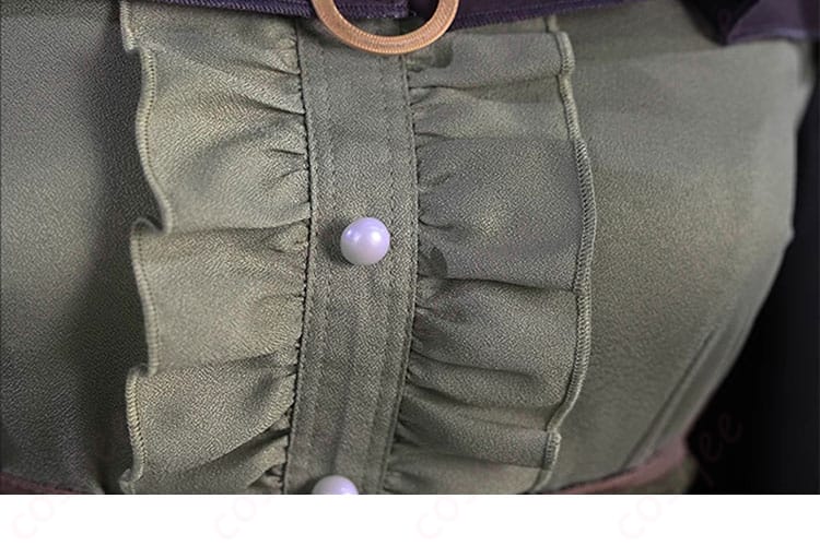 暁山瑞希コスプレ衣装の門襟装飾の細部。細かい刺繍や装飾が美しい。