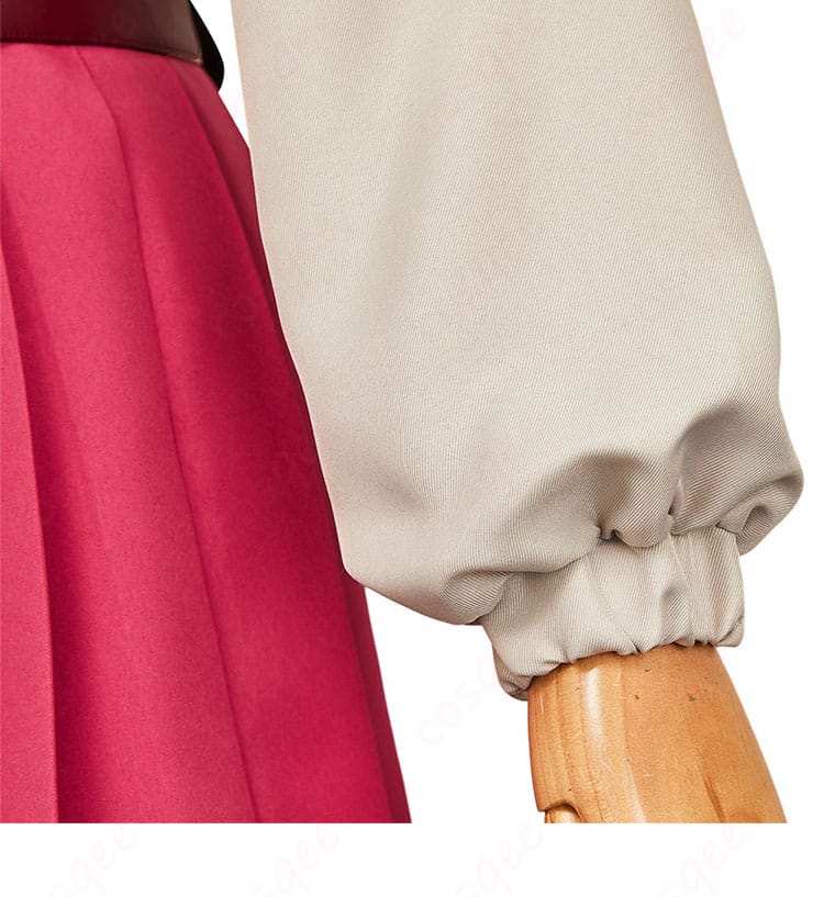 エレイナ コスプレ衣装の衣袖装飾の詳細画像。袖の装飾がエレイナのキャラクター性を引き立て、完璧に再現。