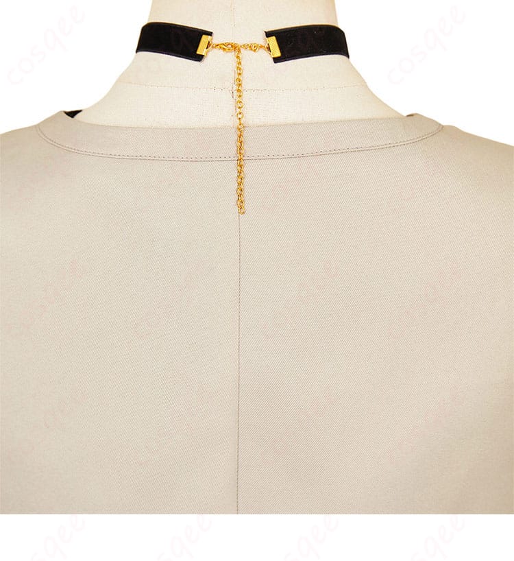 エレイナ コスプレ衣装の背面装飾の詳細画像。エレイナのコスプレ衣装の背面の細部、デザインや装飾にこだわりが感じられる。