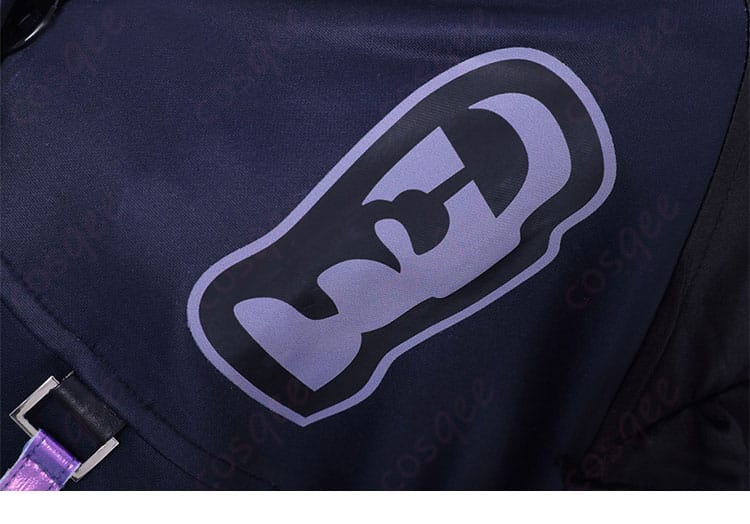 ホロライブ 古石ビジュー コスプレ衣装 外套装飾ロゴ詳細