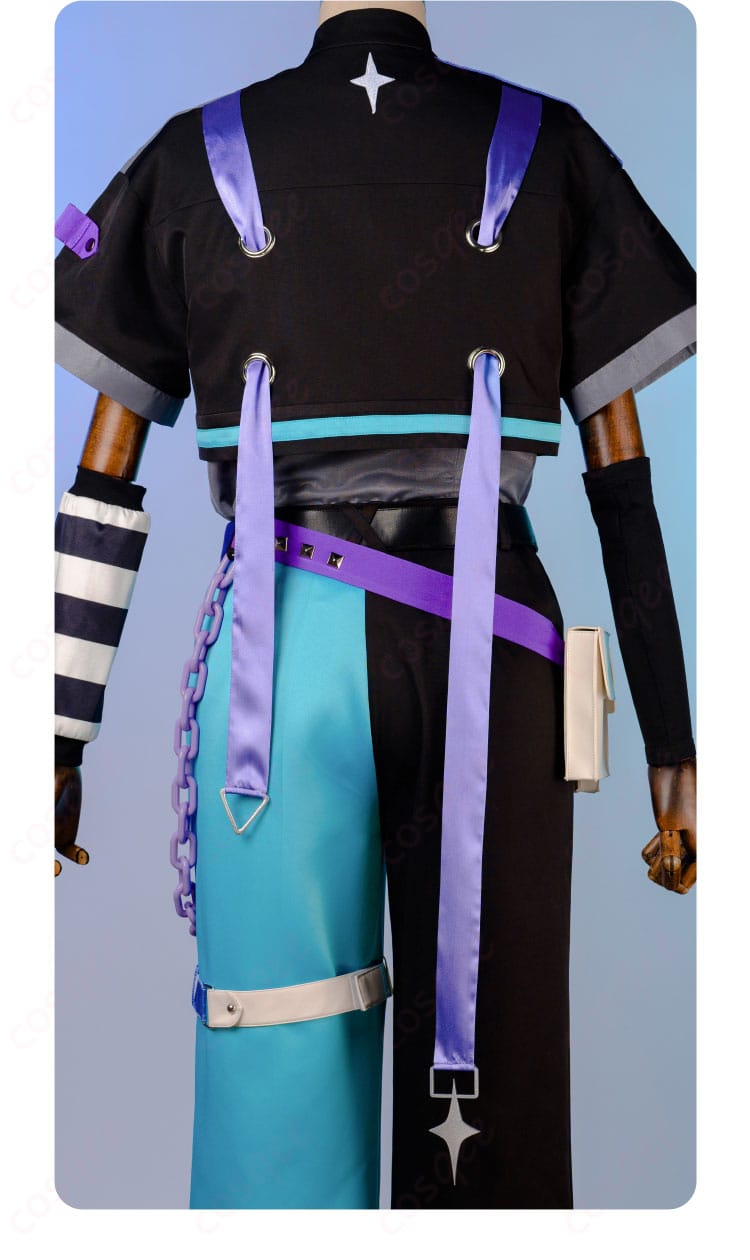 服装背面の装飾詳細。ウィンクキラー衣装の背面装飾、特別なデザインが光る。