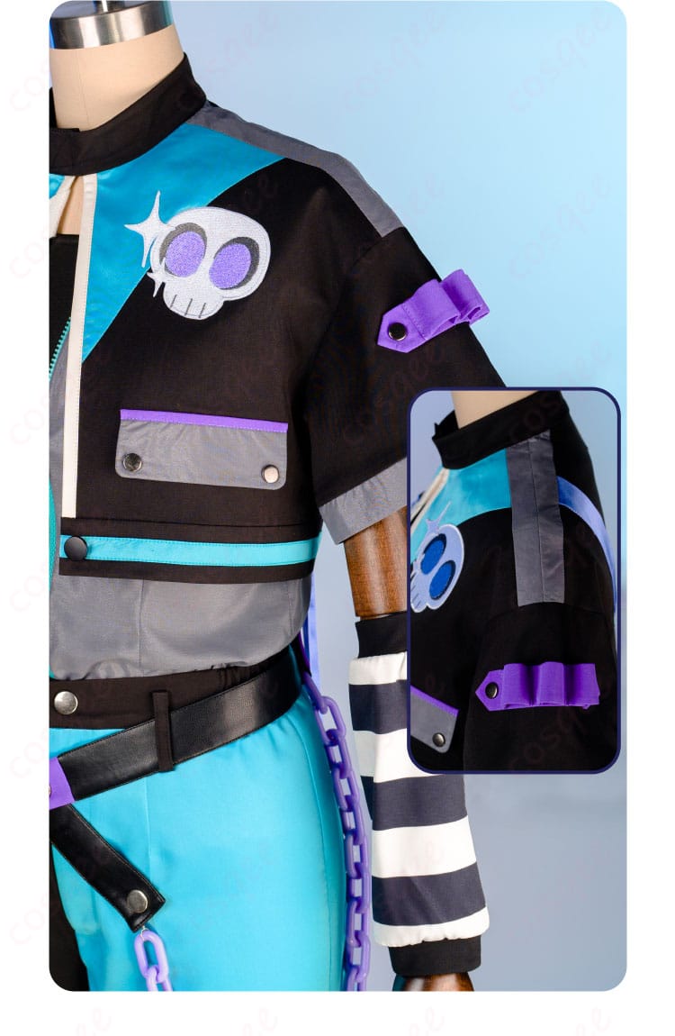 服装右肩の装飾詳細。ウィンクキラー衣装の右肩の装飾、細部にこだわったデザイン。