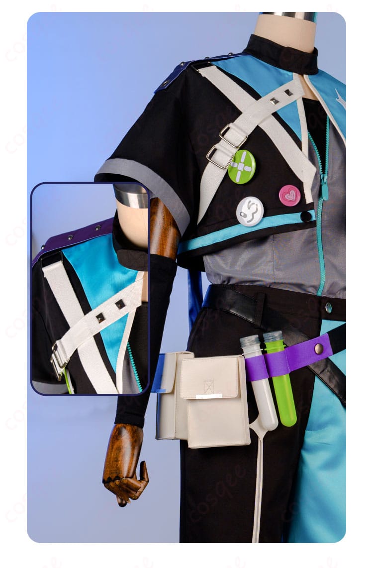 服装左肩の装飾詳細。ウィンクキラー衣装の左肩に施された美しい装飾。