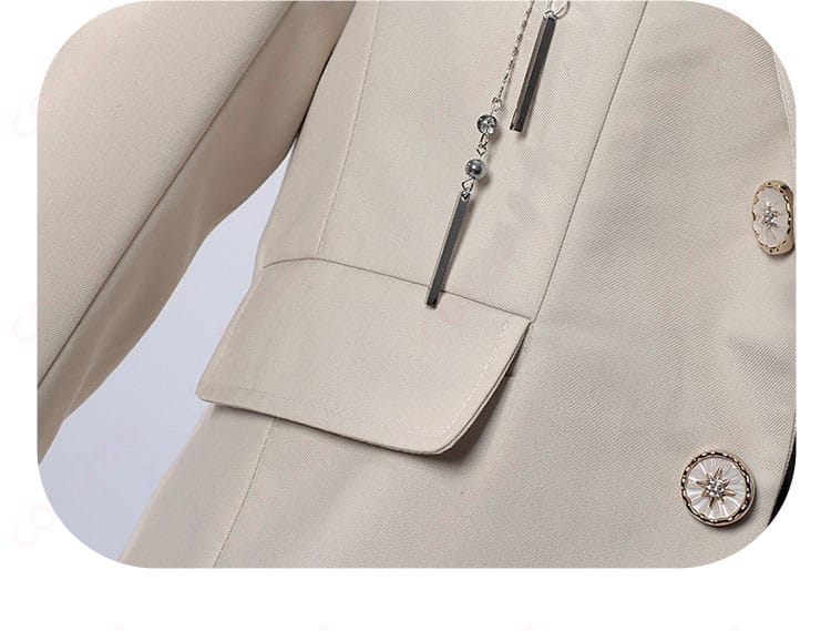 衣袋装飾の詳細。セイヤ衣装の衣袋部分に施されたデザインが美しく映えます。