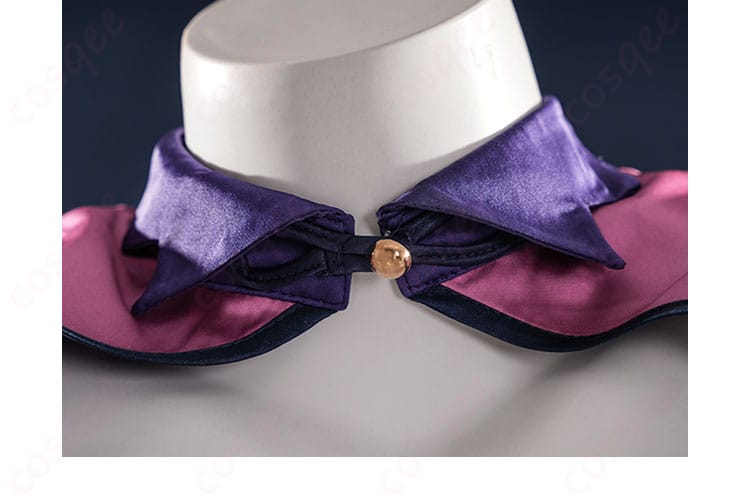 襟の留め具装飾の詳細画像 | 星宮六喰 コスプレ衣装の襟留め具デザイン