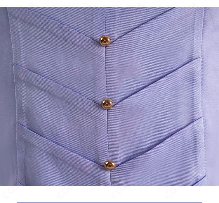 コスプレ衣装の門襟装飾ディテール。細部までこだわり、ファン必見のアイテム