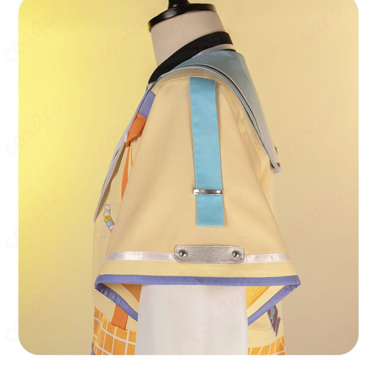 天祥院英智 コスプレ衣装 肩袖のデザイン。服の華やかさを引き立てる装飾。