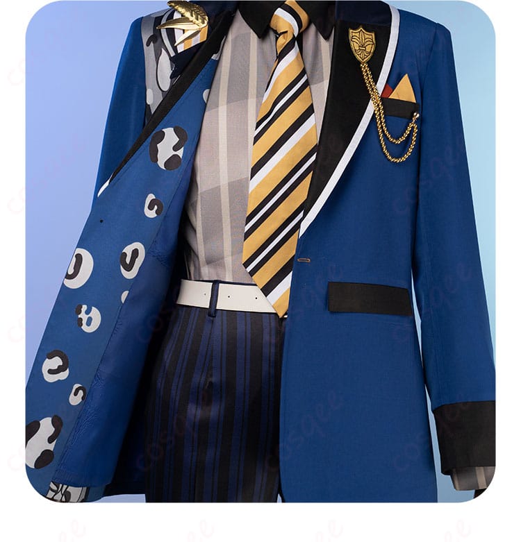 外套の内側の装飾。内側まで細かくデザインされており、細部までこだわりが見えます。