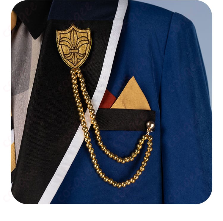 胸元の飾り部分。キャラクターの特徴を再現した細かいデザインです。