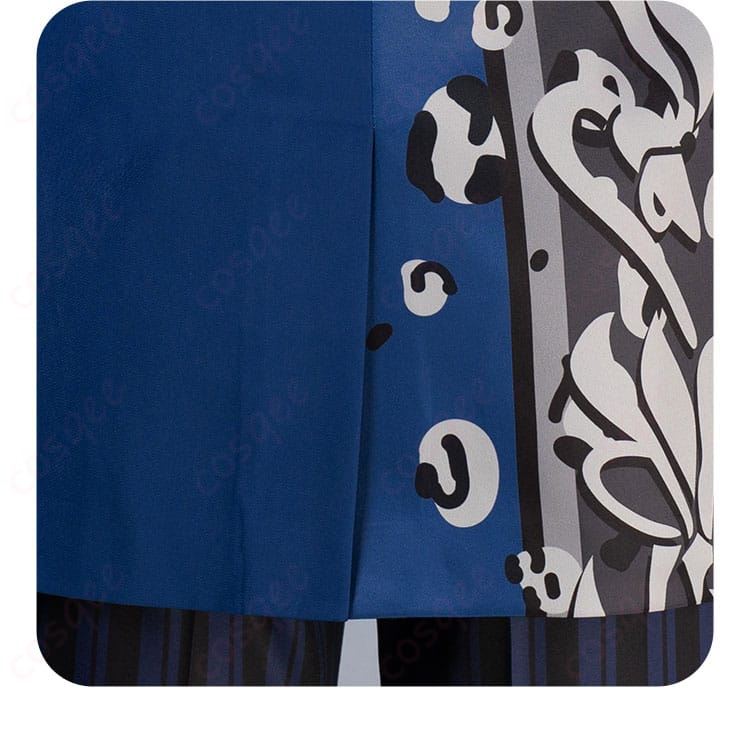 衣裾の装飾部分。細かなデザインが施され、全体を引き締めます。