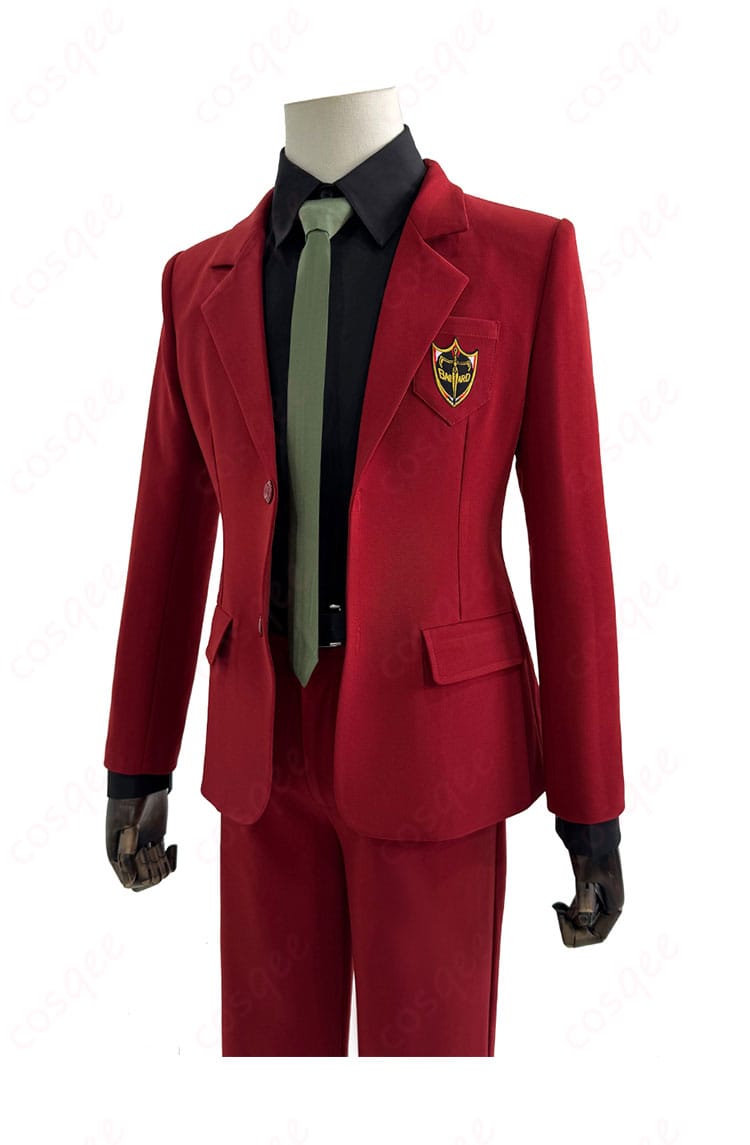 左側からのミヒャエル・カイザー コスプレ衣装、ディテールに注目!