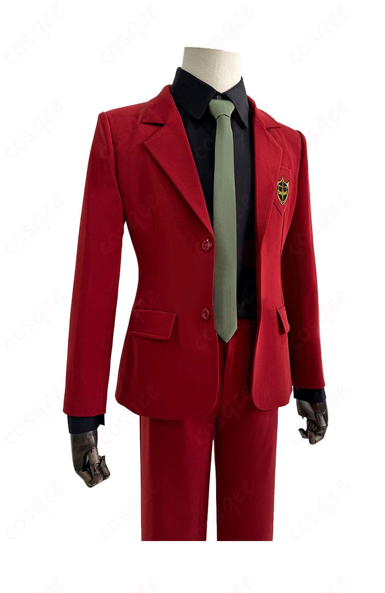 右側から見たミヒャエル・カイザー コスプレ衣装のディテール、衣装の美しさが際立つ。