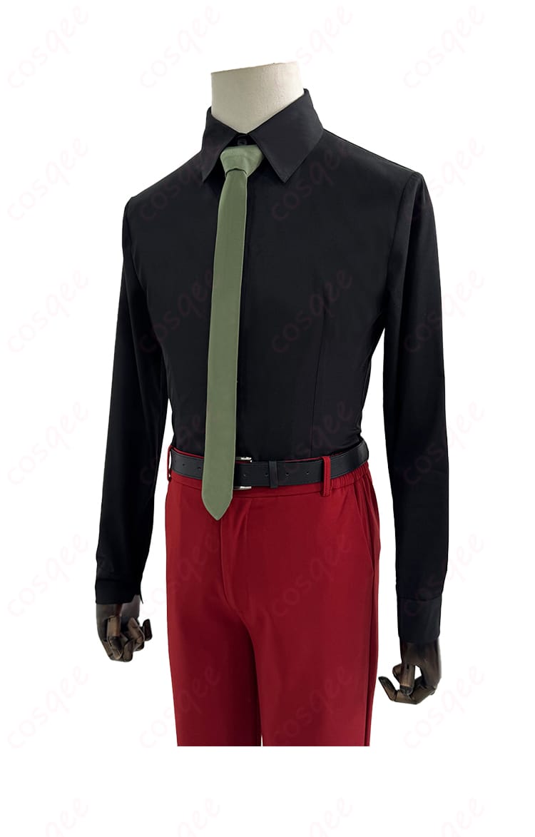 ミヒャエル・カイザーのシャツとネクタイの細かいデザインに焦点を当てた画像。