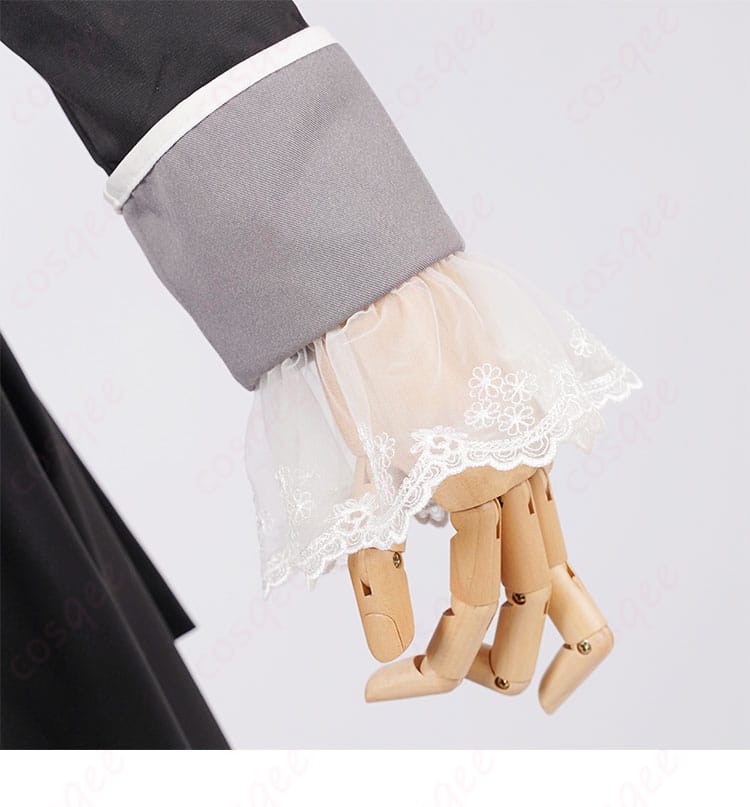 シエル・ファントムハイヴ コスプレ衣装 27巻 衣装の袖口装飾ディテール。細部までこだわった仕立て。