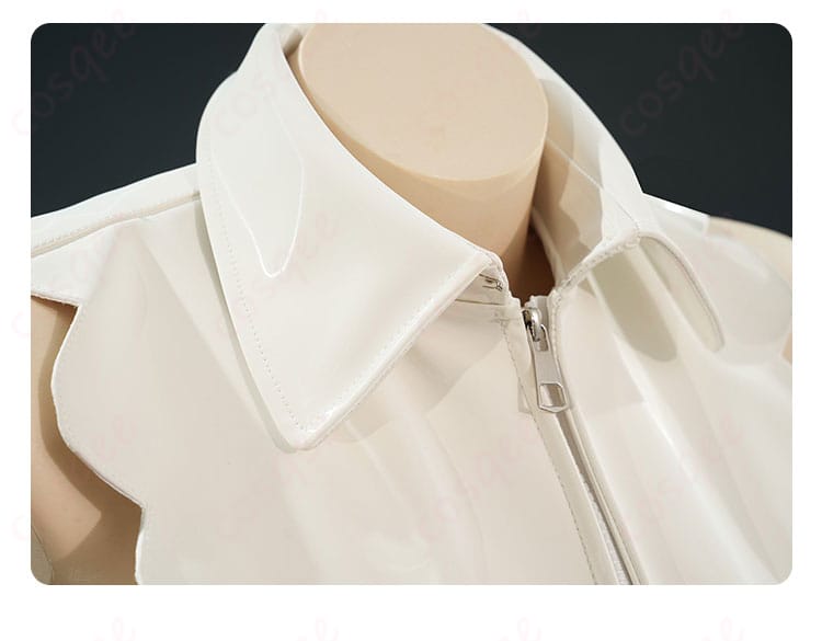 初音ミクのコスプレ衣装の襟の装飾細部。精緻な刺繍とデザインが魅力。