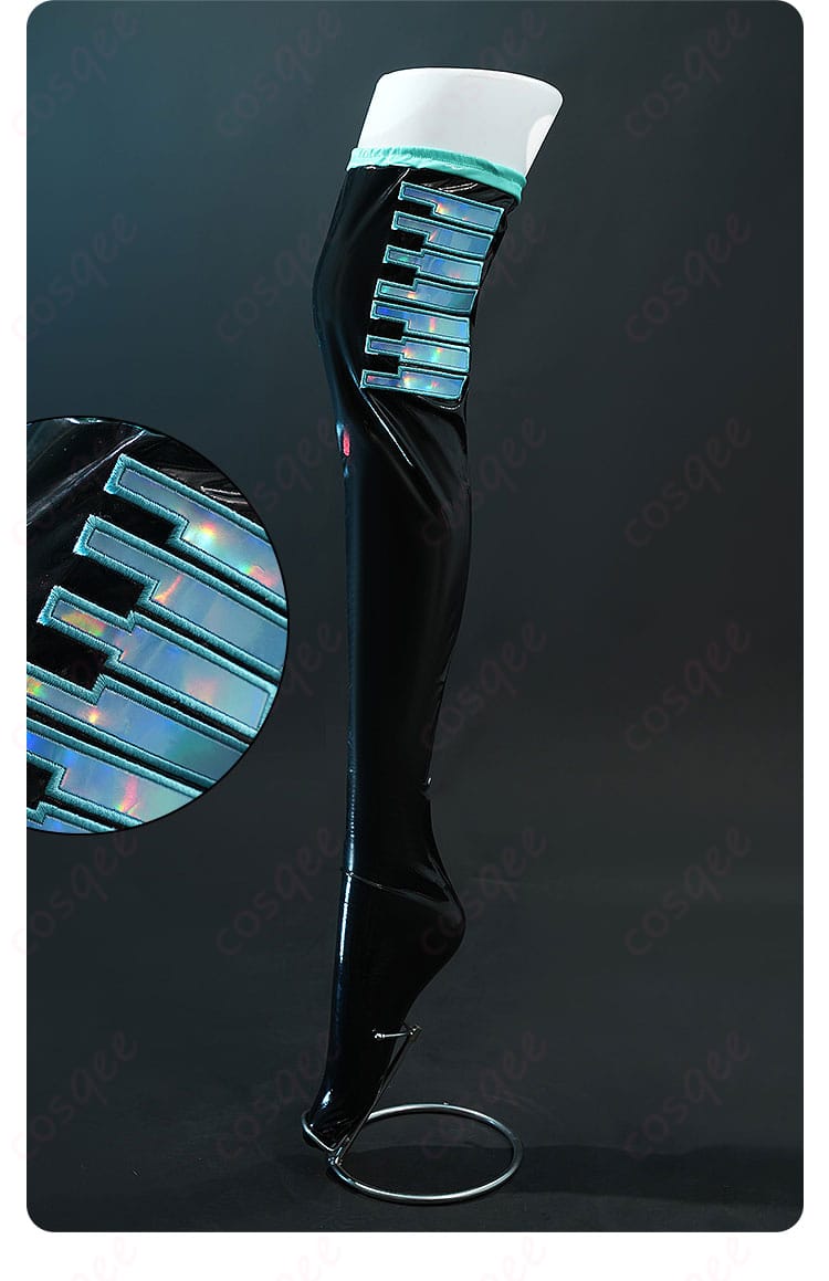 セット内容の表示 - 初音ミクコスプレ衣装のセット内容。コート、シャツ、スカートなどフルセットで完璧に再現。