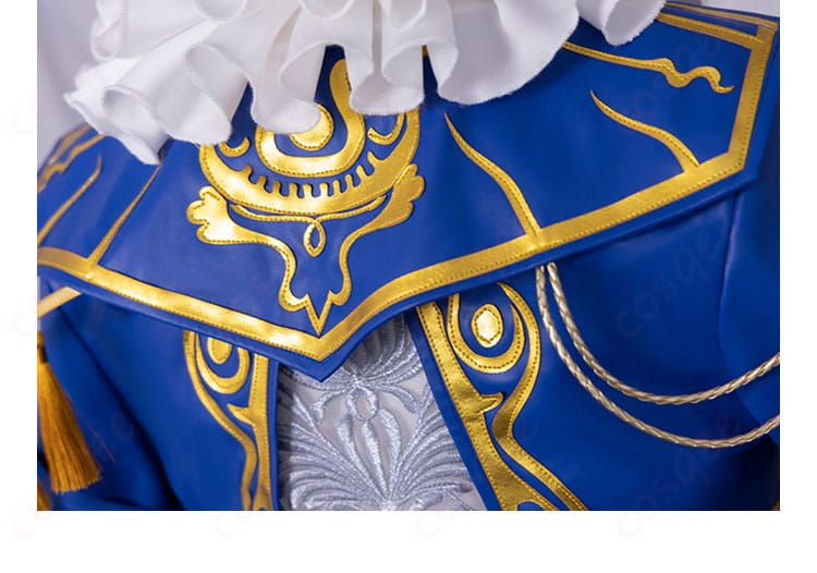 コスプレ衣装の背面に施された独特なデザインと装飾。アイデンティティVのキャラクターらしい魅力的なバックスタイル。