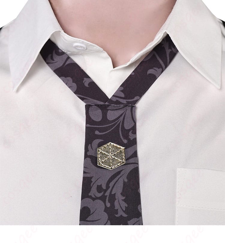 ヴィンセント・ヴァレンタインのコスプレ衣装の細部。領口の装飾デザインに注目。