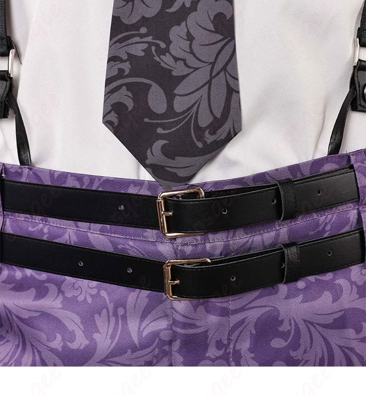 ヴィンセント・ヴァレンタインのコスプレ衣装のウエスト部分。豪華なベルトの装飾が見どころです。