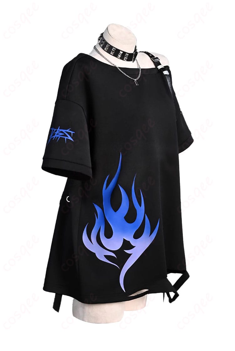 白石杏コスプレ衣装の側面図。美しいシルエットとディテールにこだわったデザイン。