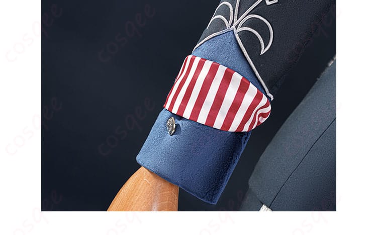 コスプレ衣装の肩部装飾の詳細。精緻なデザインで、キャラクターの特徴を完璧に表現しています。