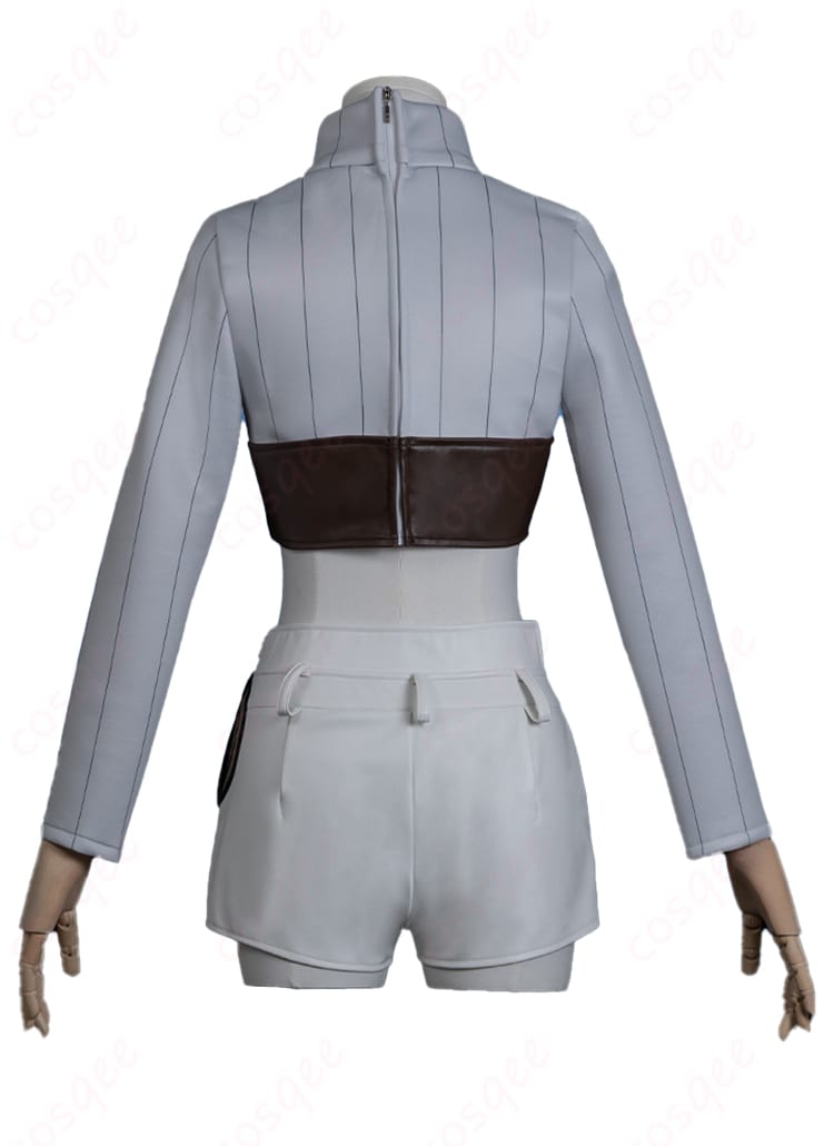 内搭服の背面デザイン、着心地と背面の仕立てを細かく見ることができます。