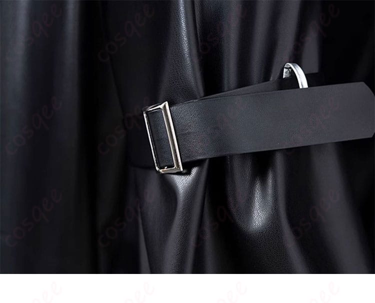 外套背面のリボン装飾、ジェインの衣装にふさわしいエレガントなデザイン。