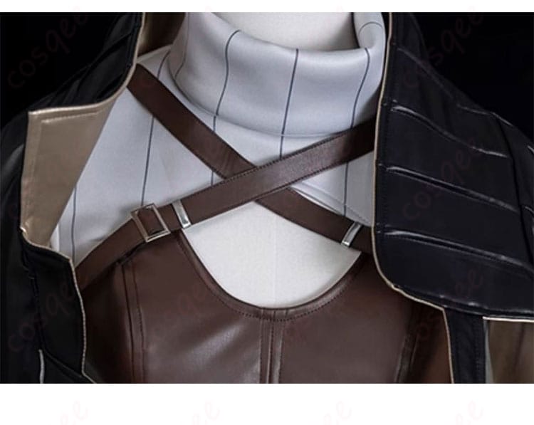 ジェインのコスプレ衣装の襟元の装飾、細かい刺繍やデザインが魅力的。