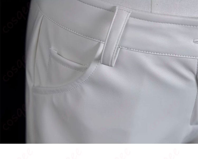 ズボンのポケット装飾、機能的でありながらデザイン性を兼ね備えています。