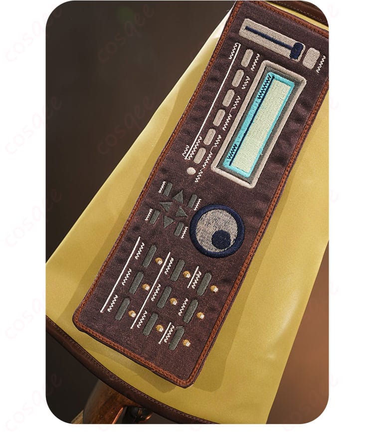 巡音ルカ コスプレ衣装の腕飾り装飾の詳細。精緻なデザインとアクセントが特徴。