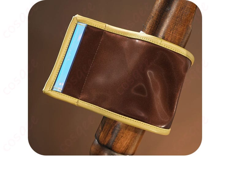 巡音ルカ コスプレ衣装の腕飾り正面。キャラクターの象徴的なアクセサリーが再現されています。