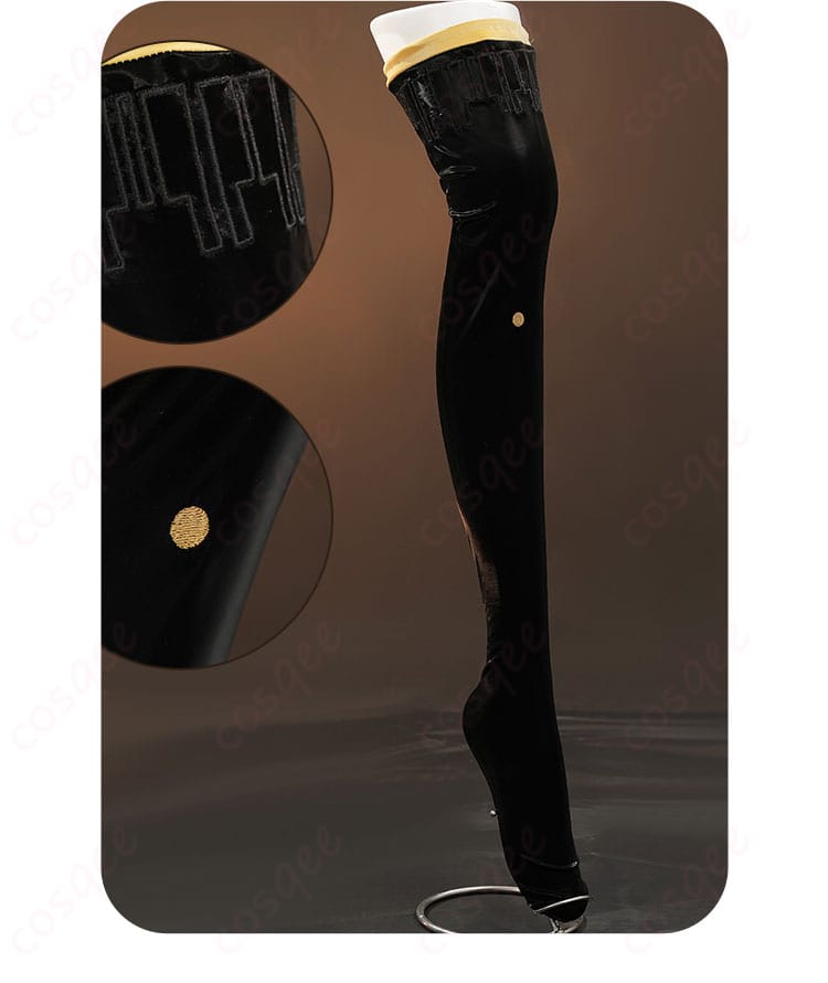 巡音ルカ コスプレ衣装のレッグカバー装飾。足元のディテールにもこだわりが詰まっています。