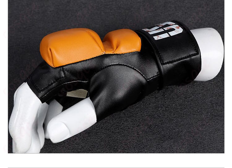 ルーク コスプレ衣装 拳套装飾ディテール。リアルな戦闘スタイルを表現。