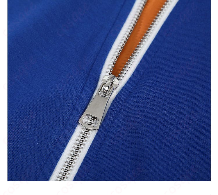 ルーク コスプレ衣装 ズボン脚部の装飾ディテール。精緻な縫製が特徴。