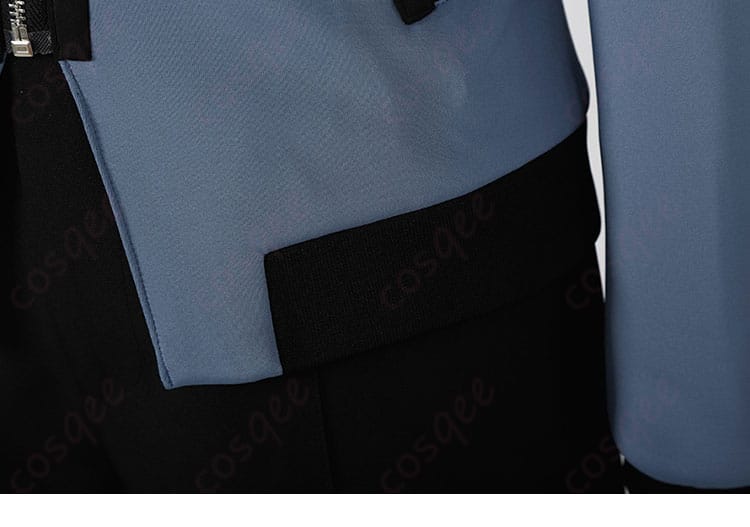 外套衣摆の装飾ディテール画像。コスプレ衣装の細やかなデザインのアクセント。