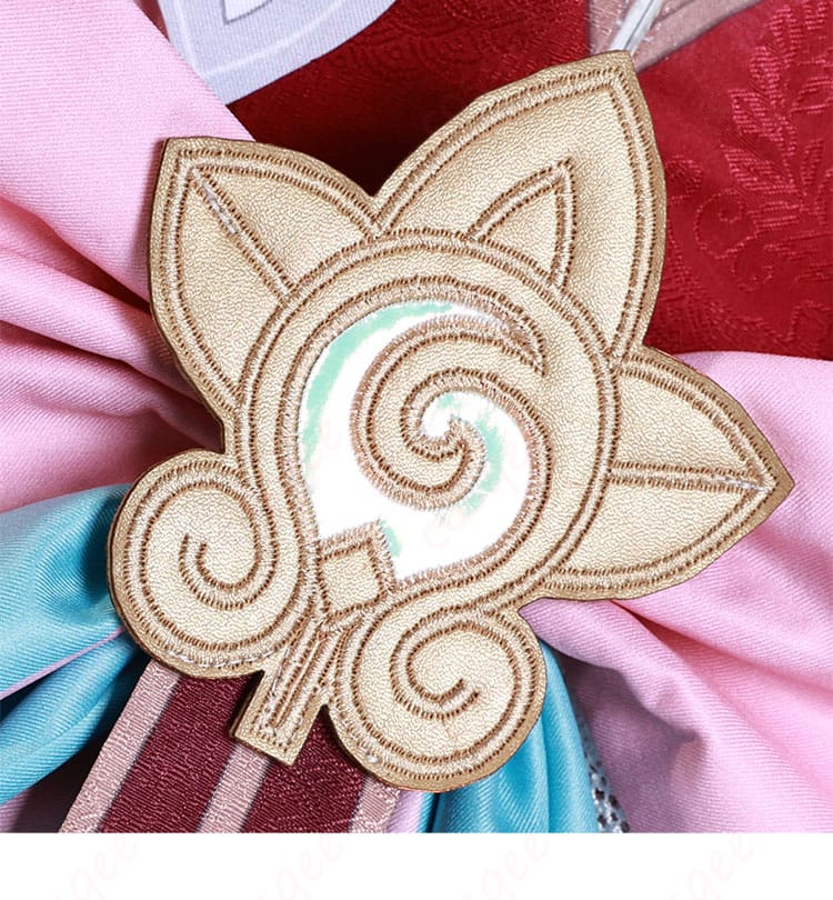 ヒアンシー コスプレ衣装の背飾りの細部。キャラクターの独特なデザインを再現した美しい装飾。